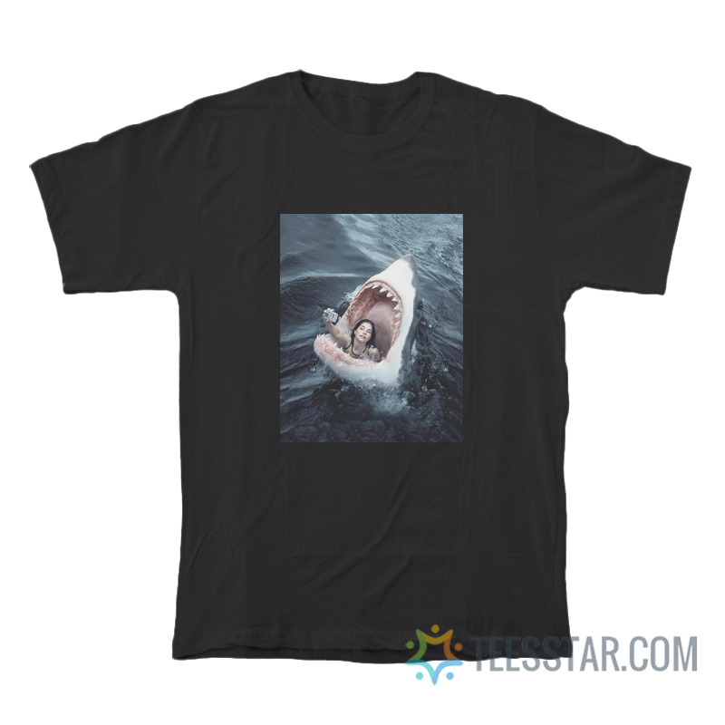 Last Selfie With Shark Meme T-Shirt